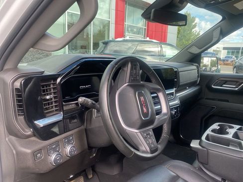 Used 2024 GMC Sierra 1500 SLT image 15