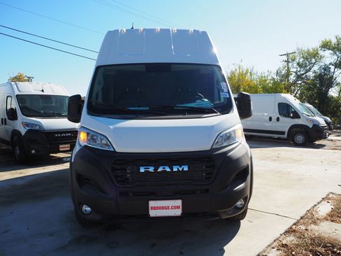 New 2025 RAM ProMaster 3500 w/ Roll-Up Rear Door Package image 3