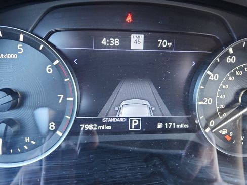 Used 2025 INFINITI QX50 Sport image 11