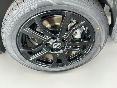 Used 2023 Nissan Kicks SV image 11