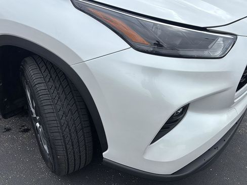 Used 2024 Toyota Highlander XLE image 17