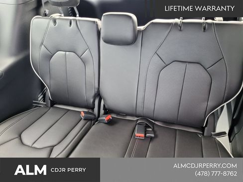 New 2026 Chrysler Pacifica Limited w/ S Appearance Package FWD image 12