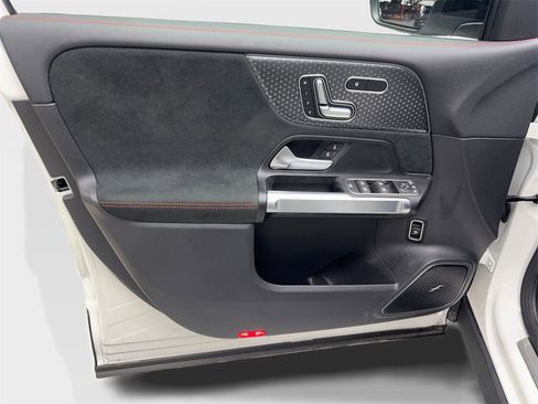 Used 2024 Mercedes-Benz EQB 250+ image 28