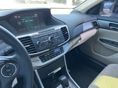 Used 2013 Honda Accord LX image 29