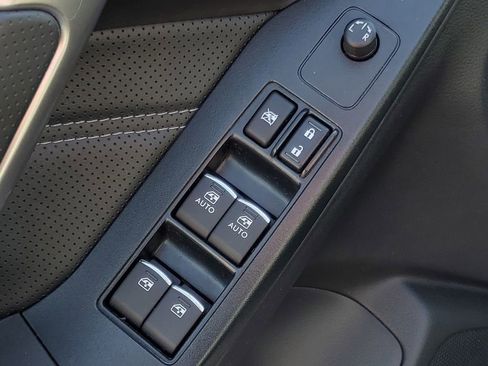 Used 2018 Subaru Forester 2.5i Touring image 12