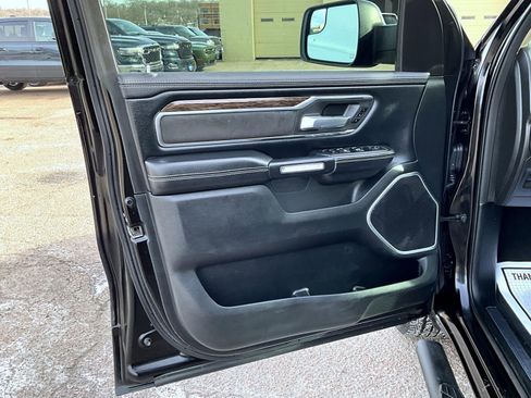 Used 2019 RAM 1500 Laramie image 10