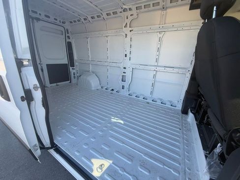 New 2026 RAM ProMaster 2500 w/ Convenience Group image 32