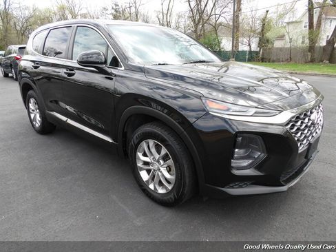 Used 2019 Hyundai Santa Fe SE AWD/4WD image 3