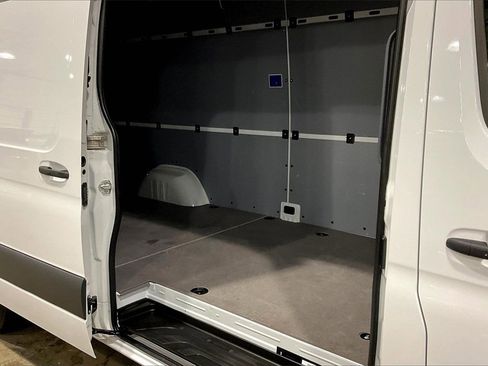 Used 2025 Mercedes-Benz Sprinter 2500 image 15