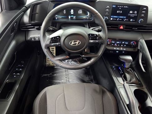 Certified 2025 Hyundai Elantra Sport FWD image 7