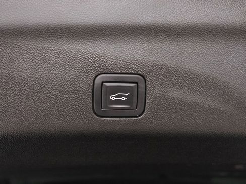 Used 2024 GMC Yukon AT4 w/ AT4 Premium Package AWD/4WD image 37