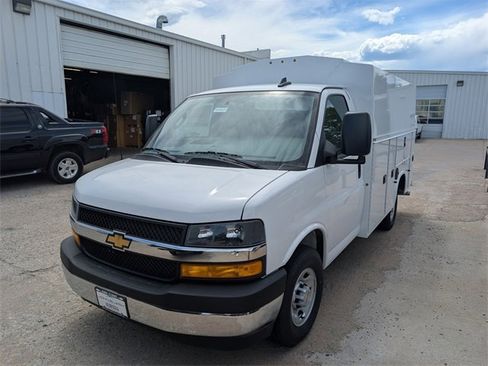 New 2025 Chevrolet Express 3500 w/ Power Convenience Package image 6