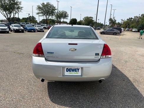 Used 2016 Chevrolet Impala LT FWD image 4