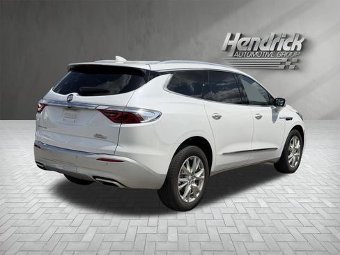 Used 2023 Buick Enclave Essence FWD image 9
