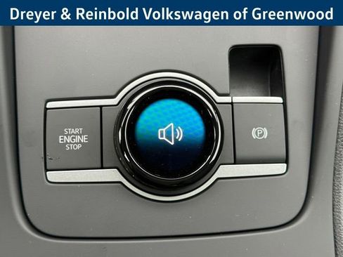 New 2026 Volkswagen Tiguan SE image 19