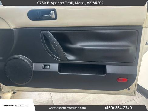 Used 2007 Volkswagen Beetle 2.5 Convertible 2D image 23