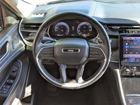 Certified 2022 Jeep Grand Cherokee L Limited AWD/4WD image 13
