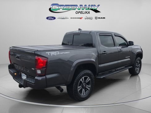 Used 2019 Toyota Tacoma TRD Sport image 7
