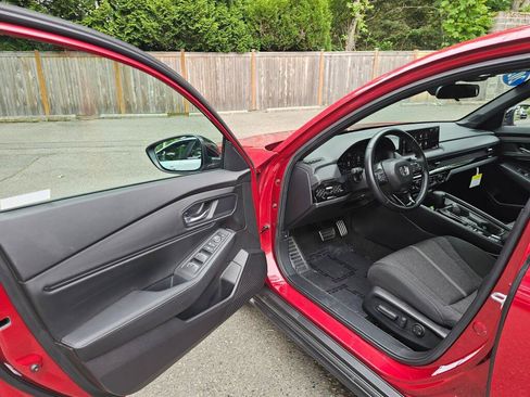 Certified 2025 Honda Accord Sport image 21