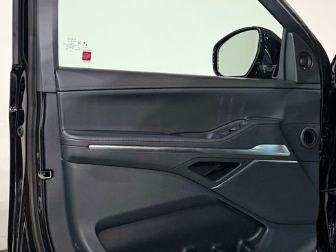 New 2026 Lincoln Navigator Premiere AWD/4WD image 42