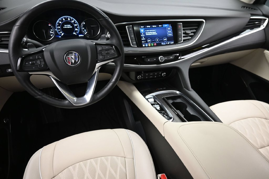 Used 2023 Buick Enclave Avenir w/ Avenir Technology Package AWD/4WD image 17
