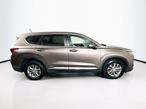 Used 2019 Hyundai Santa Fe SE image 10