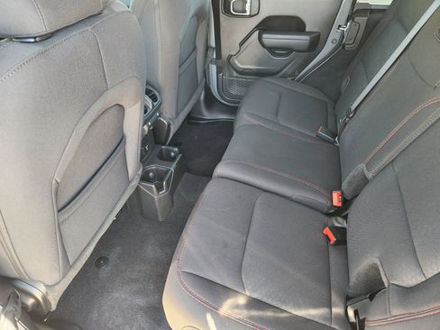 Used 2023 Jeep Wrangler Rubicon image 31