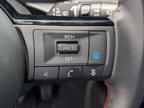 Used 2025 Nissan Kicks SR FWD image 19