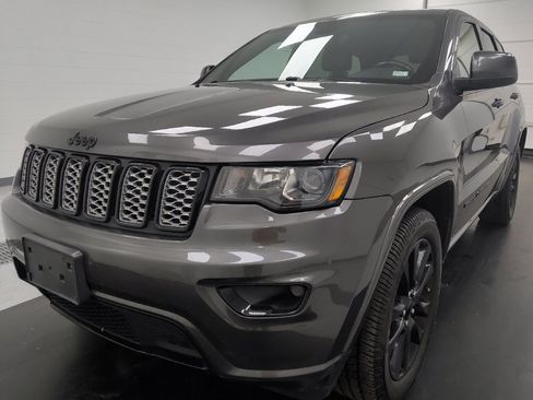 Used 2019 Jeep Grand Cherokee Altitude AWD/4WD image 15