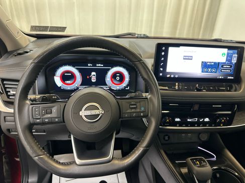 Certified 2024 Nissan Rogue Platinum AWD/4WD image 3
