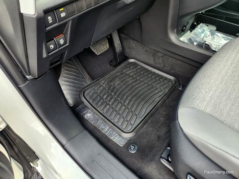New 2026 Toyota Sienna LE FWD image 40
