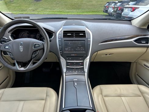 Used 2013 Lincoln MKZ AWD image 3