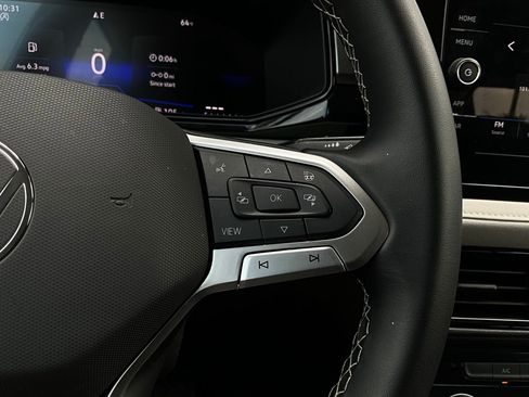 Used 2025 Volkswagen Taos S image 31