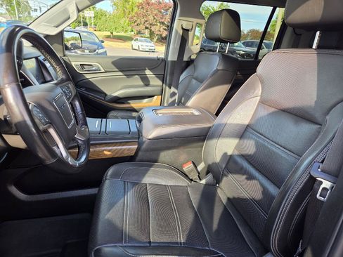 Used 2020 GMC Yukon XL Denali w/ Open Road Package AWD/4WD image 7