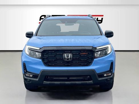Used 2025 Honda Passport TrailSport image 2