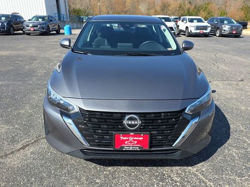 Used 2024 Nissan Sentra SV image 3