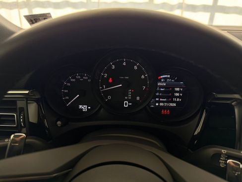 Certified 2026 Porsche Macan AWD/4WD image 21