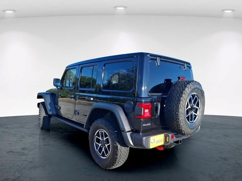 Used 2025 Jeep Wrangler Unlimited Rubicon w/ Convenience Group AWD/4WD image 11