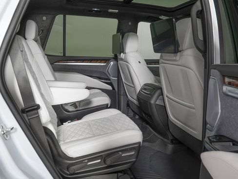 Used 2026 Cadillac Escalade Platinum Sport w/ LPO, Floor Liner Package image 11