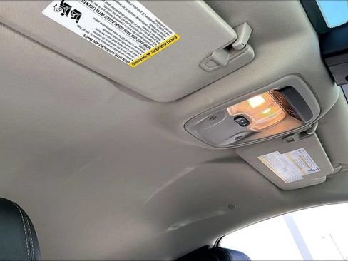 Used 2025 Buick Encore GX Preferred AWD/4WD image 29