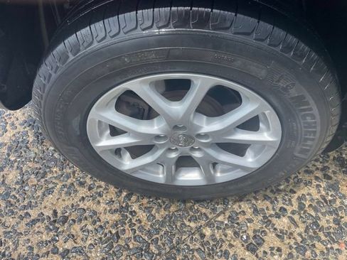 Used 2016 Jeep Cherokee Latitude w/ Comfort/Convenience Group AWD/4WD image 13