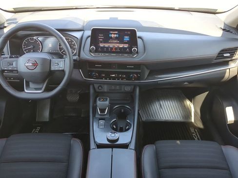 Certified 2025 Nissan Rogue SV AWD/4WD image 15