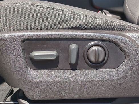 Used 2022 GMC Sierra 1500 SLE w/ Driver Alert Package I image 33