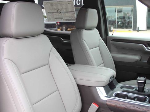 New 2026 GMC Sierra 1500 SLT w/ SLT Premium Package image 19