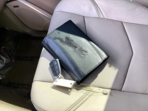 Used 2018 Cadillac Escalade Luxury image 36