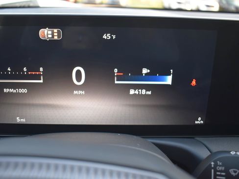 Used 2026 Nissan Sentra SV w/ SV Convenience Package FWD image 28