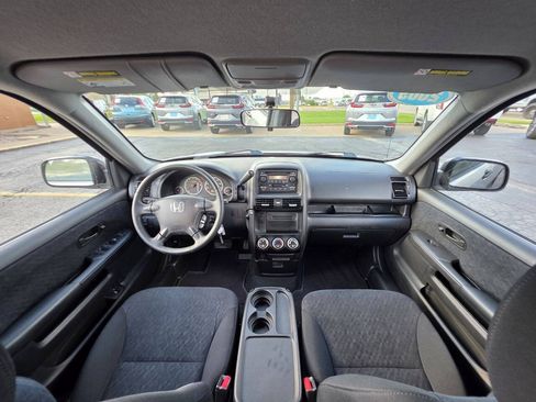 Used 2005 Honda CR-V LX image 10