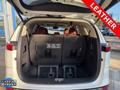 Used 2024 Kia Carnival SX Prestige image 29