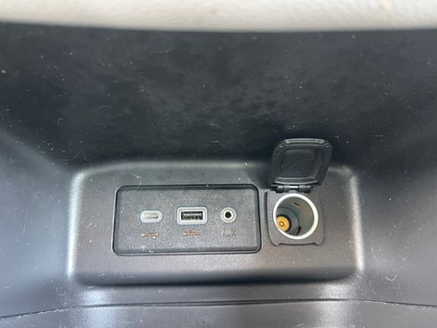Used 2023 Chevrolet Equinox LT AWD/4WD image 29