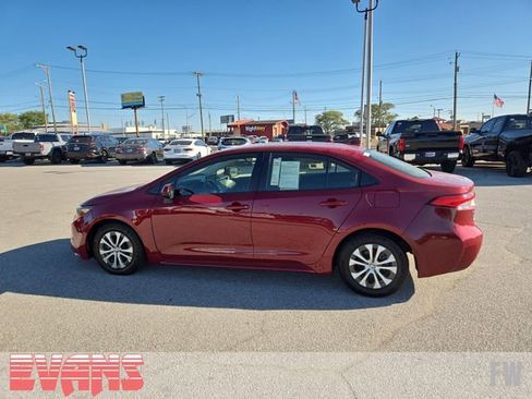 Certified 2022 Toyota Corolla LE image 27